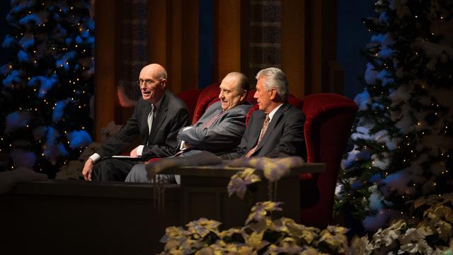 Kirkens Første Præsidentskab forbereder sig på at tale til den årlige juleandagt søndag den 2. december 2012.