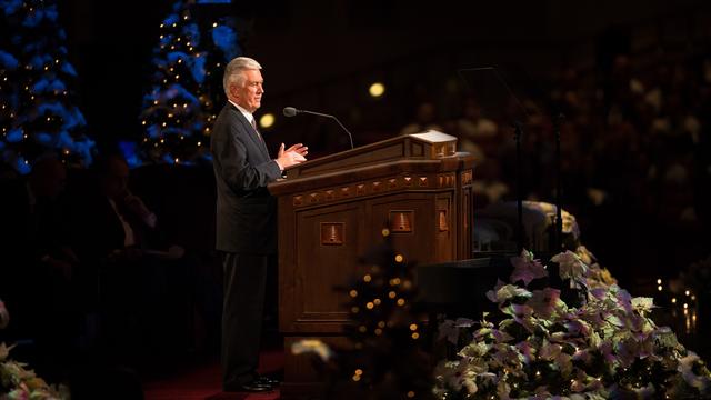 Præsident Dieter F. Uchtdorf, andenrådgiver i Det Første Præsidentskab, talte ved den årlige juleandagt om en særlig gave fra sin bror.