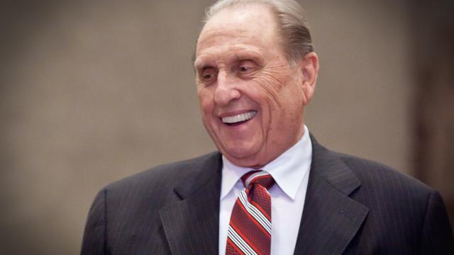 Præsident Monson besøger kirkens medlemmer i Tyskland