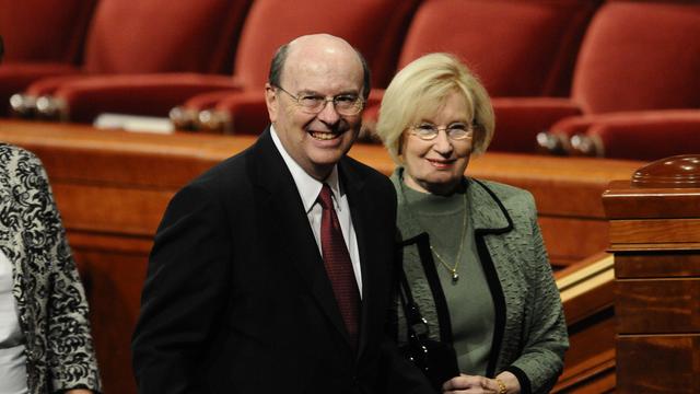 elder-Cook-newsbio-GC-Oct-2010-with-wife.JPG
